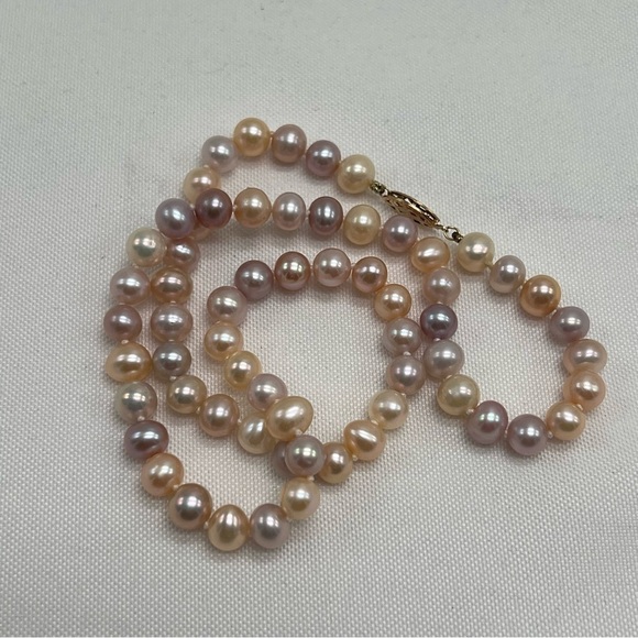 Multicolored Freshwater Cultured Pearl Necklace 14K Clasp 18 Inches - Picture 4 of 10